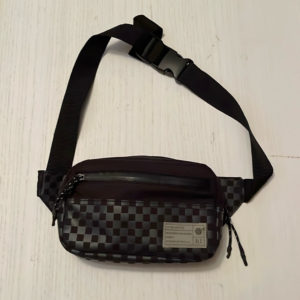 HEX checker cross body bag